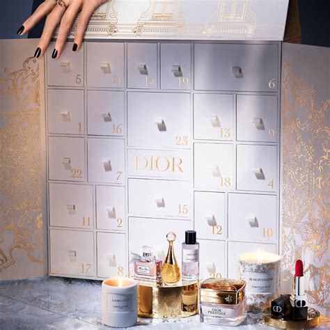 Apri il calendario dell’avvento Dior: Le 30 Montaigne .